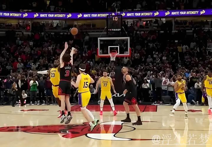 吉迪三双压哨绝杀 公牛主场翻盘湖人